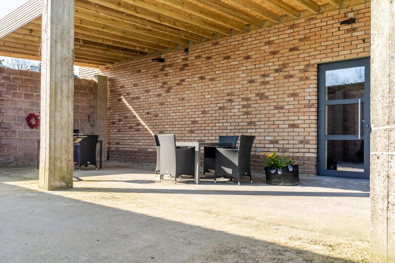 De Hoog Velden 14 Apartamento NeerNeerpelt Exterior foto